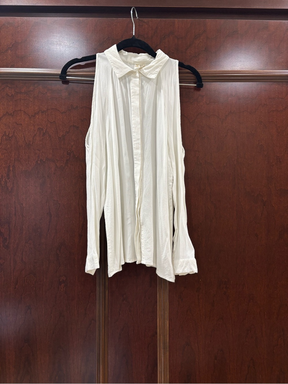 Yumi kim white button down cold shoulder top NWOT
